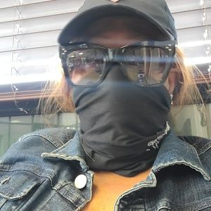 Meet your Posher, Val